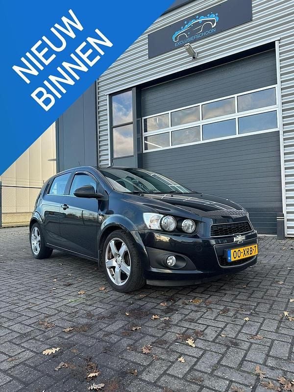 Zwart Gebruikt 2012 Chevrolet Aveo LTZ Hatchback | € 3.650 (Eerlijke prijs) - Afbeelding 1/4