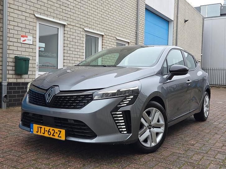 Occasion Renault Clio V 67 PK (49 kW) 2023 Grijs (metallic) Hatchback