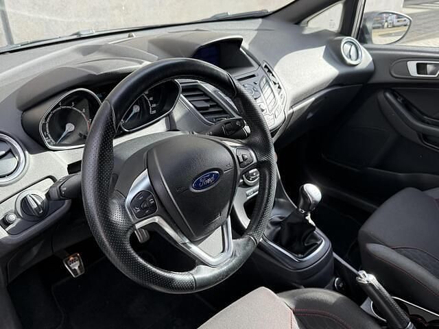 Occasion Ford Fiesta ST-Line 101 PK (74 kW) 2017 Grijs Hatchback
