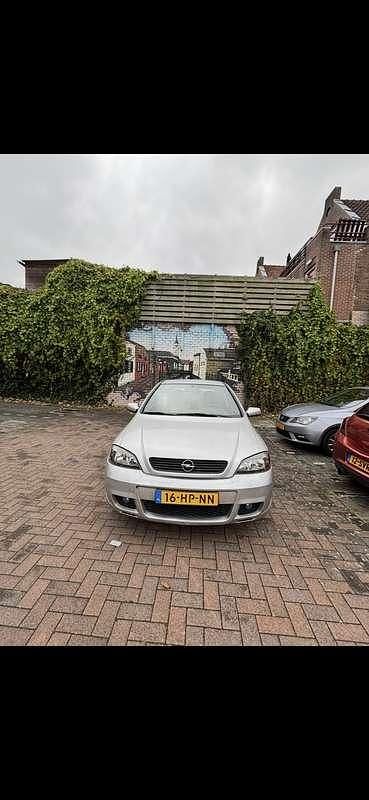 Occasion 2000 Opel Astra Comfort Sedan | € 1.000 - Afbeelding 1/4