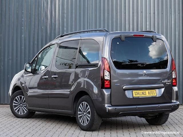 Occasion Peugeot Partner Allure 110 PK (80 kW) 2018 Grijs, metallic lak MPV