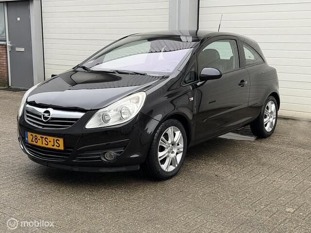 Zwart Occasion 2007 Opel Corsa Cosmo Hatchback | € 2.450 (Goede deal) - Afbeelding 1/4