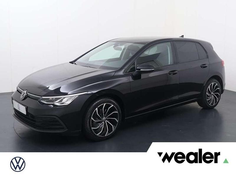 Zwart Occasion 2021 VW Golf VIII Life Hatchback | € 18.940 (Eerlijke prijs) - Afbeelding 1/4