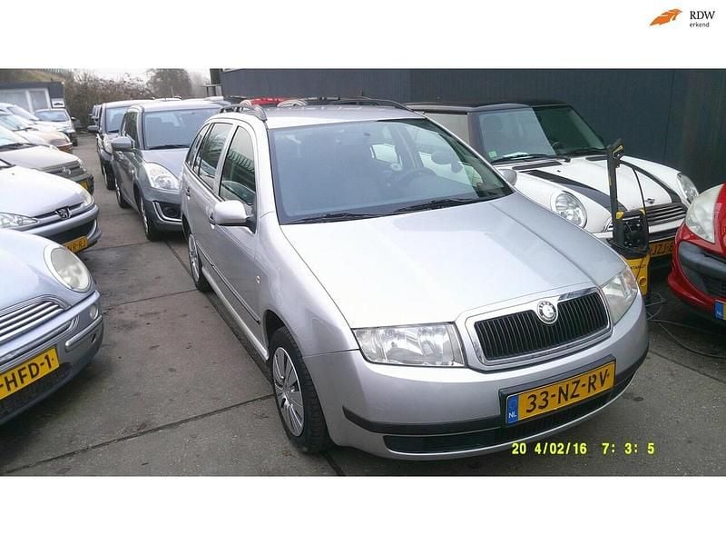 Grijs Occasion 2004 Skoda Fabia Stationwagen | € 1.250 (Eerlijke prijs) - Afbeelding 1/4