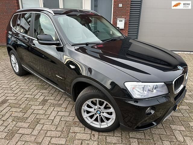 Zwart (metallic) Occasion 2014 BMW X3 Executive SUV | € 11.999 (Super prijs) - Afbeelding 1/4