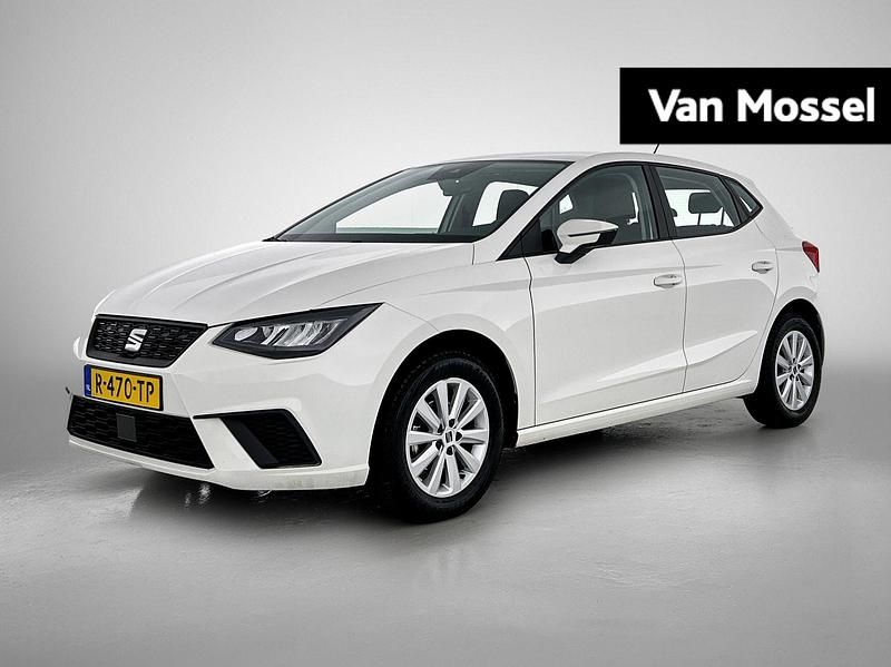 Wit Occasion 2022 Seat Ibiza Style Hatchback | € 16.900 (Iets duurder) - Afbeelding 1/4