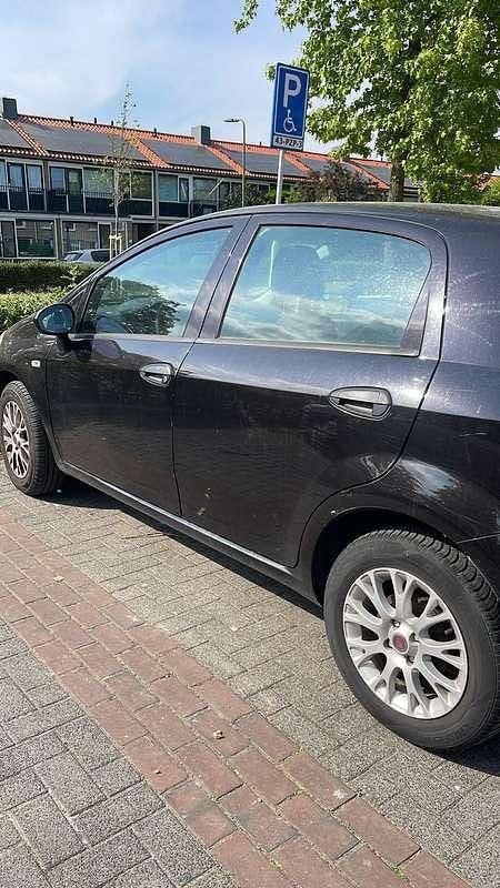 Zwart Gebruikt 2011 Fiat Punto Business Hatchback | € 1.450 (Goede deal) - Afbeelding 1/4