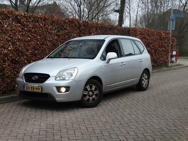 Grijs Occasion 2007 Kia Carens MPV | € 999 (Super prijs) - Afbeelding 1/4