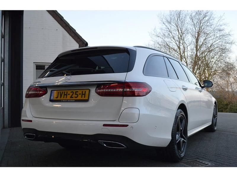 Occasion Mercedes E300 Business 320 PK (235 kW) 2022 Wit Stationwagen