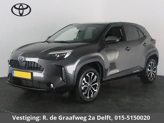 Grijs Gebruikt 2025 Toyota Yaris Cross Luxury SUV | € 32.650 (Duur) - Afbeelding 1/4