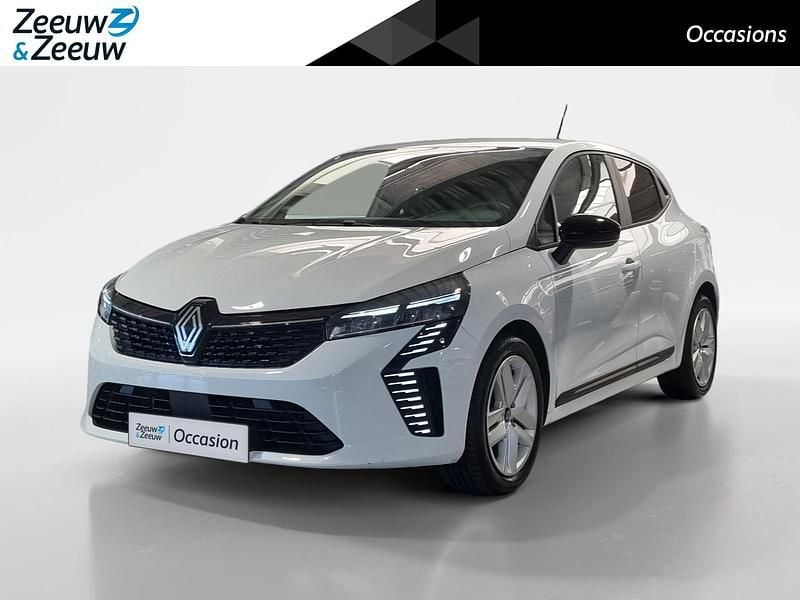 Wit Occasion 2024 Renault Clio V Evolution Hatchback | € 16.440 (Goede deal) - Afbeelding 1/4