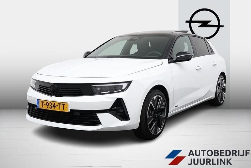 Wit Gebruikt 2023 Opel Astra Ultimate Hatchback | € 25.799 (Eerlijke prijs) - Afbeelding 1/4