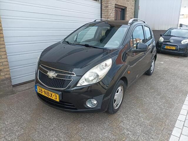 Zwart Gebruikt 2010 Chevrolet Spark LT Hatchback | € 2.650 (Eerlijke prijs) - Afbeelding 1/4