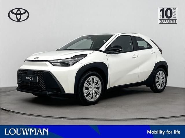 Wit Nieuw 2025 Toyota Aygo X Play SUV | € 22.995 (Goede deal) - Afbeelding 1/4