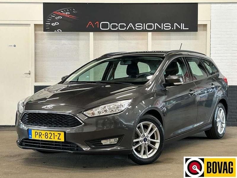 Grijs Gebruikt 2017 Ford Focus Stationwagen | € 7.495 (Eerlijke prijs) - Afbeelding 1/4