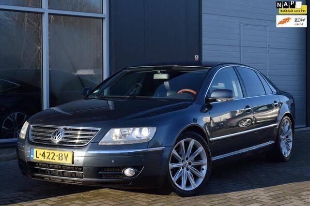 Grijs Gebruikt 2004 VW Phaeton Sedan | € 4.999 - Afbeelding 1/4