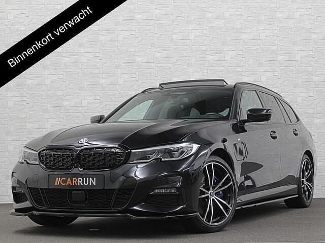 Zwart Gebruikt 2020 BMW 330 M Sport Stationwagen | € 34.700 (Goede deal) - Afbeelding 1/4