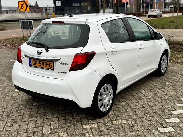 Occasion Toyota Yaris 75 PK (55 kW) 2015 Wit Hatchback