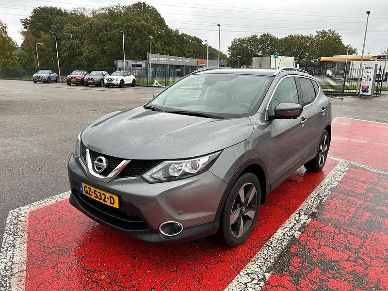 Grijs Occasion 2015 Nissan Qashqai SUV | € 14.840 (Eerlijke prijs) - Afbeelding 1/3