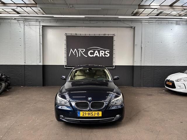 Blauw Gebruikt 2009 BMW 520 Exclusive Sedan | € 6.750 (Eerlijke prijs) - Afbeelding 1/4