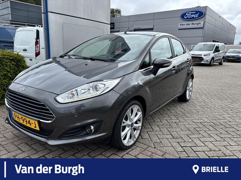 Grijs Gebruikt 2017 Ford Fiesta Titanium Hatchback | € 9.990 (Eerlijke prijs) - Afbeelding 1/4