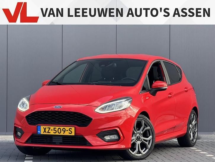 Rood (metallic) Occasion 2018 Ford Fiesta ST-Line Hatchback | € 9.998 (Goede deal) - Afbeelding 1/4