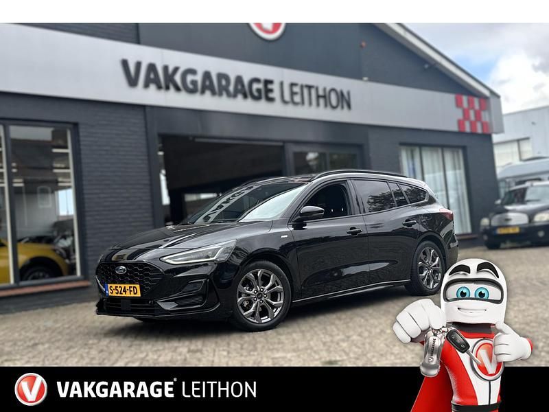 Zwart Gebruikt 2023 Ford Focus ST-Line X Stationwagen | € 20.950 (Eerlijke prijs) - Afbeelding 1/4