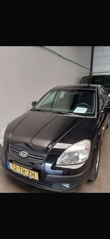 Occasion Kia Rio 97 PK (71 kW) 2007 Zwart Hatchback