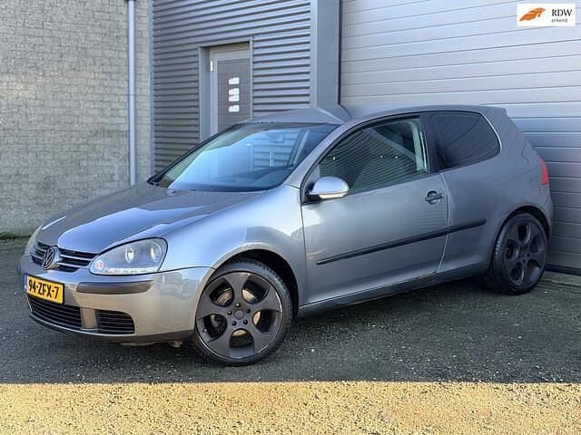 Occasion VW Golf IV Trendline 75 PK (55 kW) 2004 Grijs Hatchback