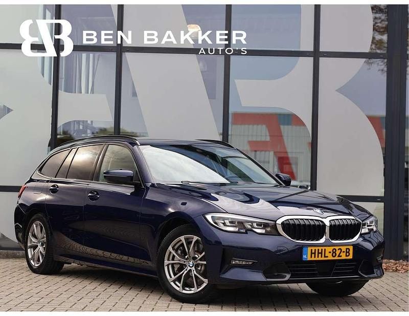 Blauw Gebruikt 2021 BMW 330e Executive Stationwagen | € 27.900 (Super prijs) - Afbeelding 1/4