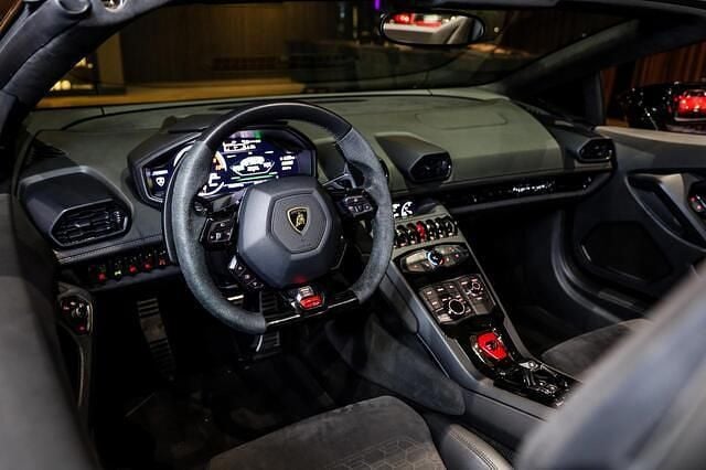 Occasion Lamborghini Huracán 610 PK (448 kW) 2017 Zwart Cabriolet