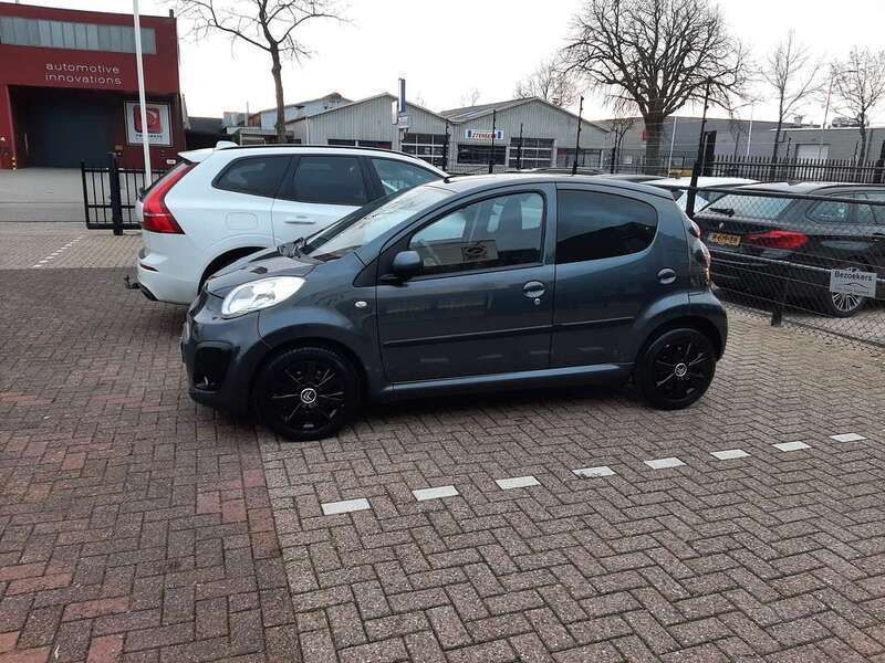 Grijs Gebruikt 2014 Citroën C1 Attraction Hatchback | € 5.000 (Iets duurder) - Afbeelding 1/4