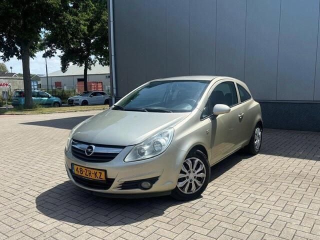 Beige Gebruikt 2008 Opel Corsa Enjoy Hatchback | € 1.950 (Eerlijke prijs) - Afbeelding 1/4