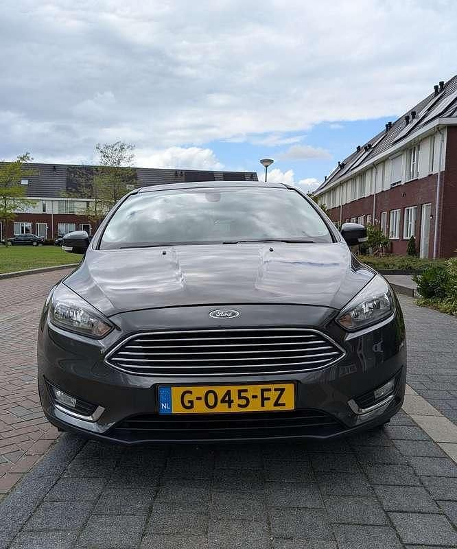 Gebruikt 2015 Ford Focus Titanium Stationwagen | € 5.498 (Iets duurder) - Afbeelding 1/4