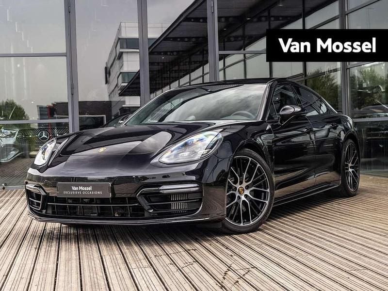 Zwart, metallic lak Gebruikt 2022 Porsche Panamera Platinum Edition Sedan | € 91.900 (Eerlijke prijs) - Afbeelding 1/4