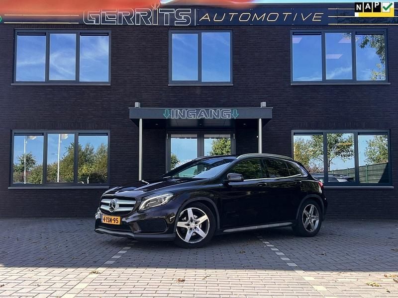 Bruin Gebruikt 2014 Mercedes GLA200 Prestige SUV | € 11.500 (Goede deal) - Afbeelding 1/4