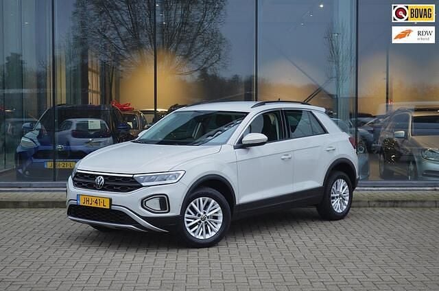 Grijs Gebruikt 2023 VW T-Roc Life SUV | € 22.950 (Super prijs) - Afbeelding 1/4