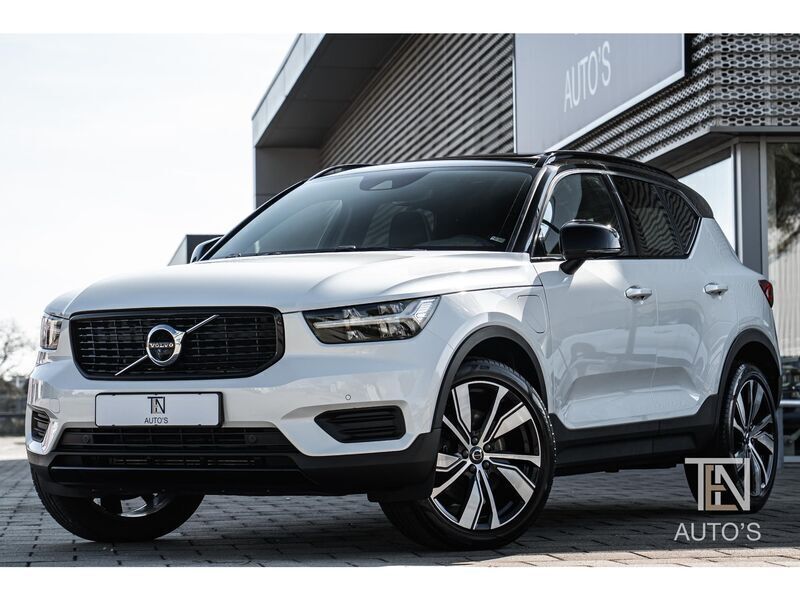 Wit Gebruikt 2021 Volvo XC40 R-Design SUV | € 35.910 (Iets duurder) - Afbeelding 1/4