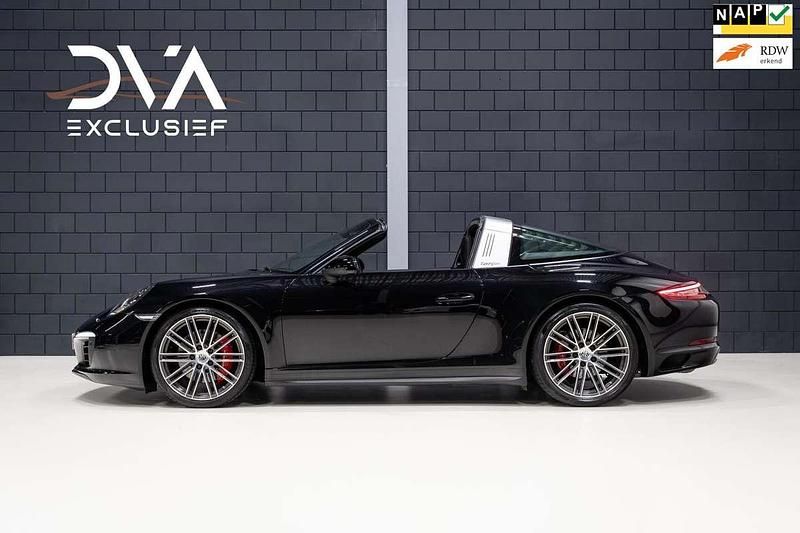 Zwart, metallic lak Gebruikt 2017 Porsche 911 Targa 4S Cabriolet | € 122.950 (Eerlijke prijs) - Afbeelding 1/4