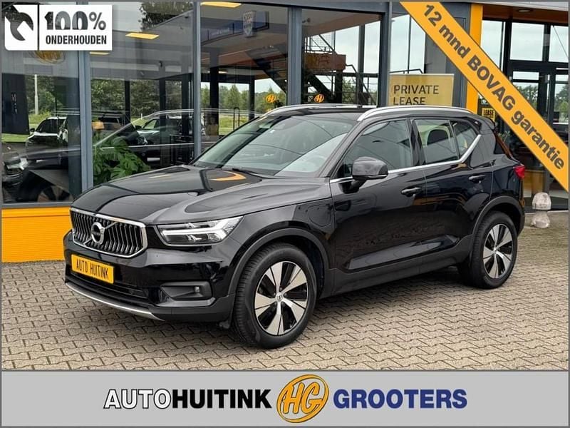 Zwart Gebruikt 2021 Volvo XC40 Inscription SUV | € 28.895 (Super prijs) - Afbeelding 1/4