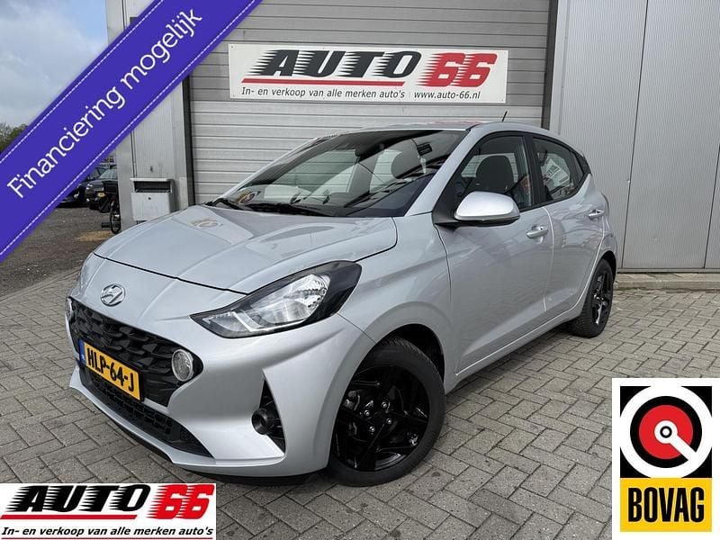 Grijs Gebruikt 2023 Hyundai i10 Comfort Hatchback | € 14.995 (Goede deal) - Afbeelding 1/4