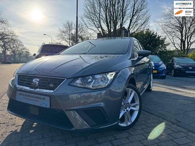 Grijs (metallic) Occasion 2018 Seat Ibiza FR Hatchback | € 10.995 (Super prijs) - Afbeelding 1/4