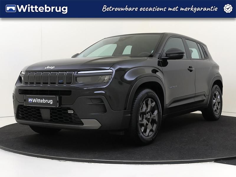 Zwart Gebruikt 2024 Jeep Avenger EV Longitude SUV | € 25.925 (Eerlijke prijs) - Afbeelding 1/3