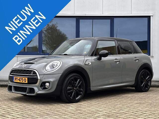 Grijs Gebruikt 2017 Mini John Cooper Works Hatchback | € 19.950 (Eerlijke prijs) - Afbeelding 1/4