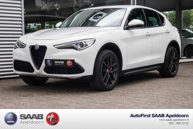 Wit Gebruikt 2017 Alfa Romeo Stelvio Super SUV | € 25.950 (Goede deal) - Afbeelding 1/4