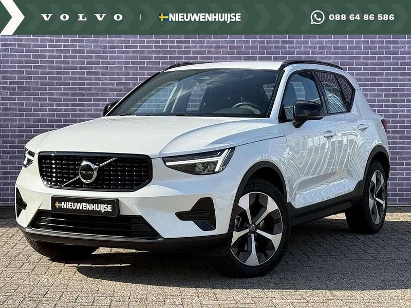 Wit Gebruikt 2025 Volvo XC40 Plus SUV | € 44.899 (Eerlijke prijs) - Afbeelding 1/3