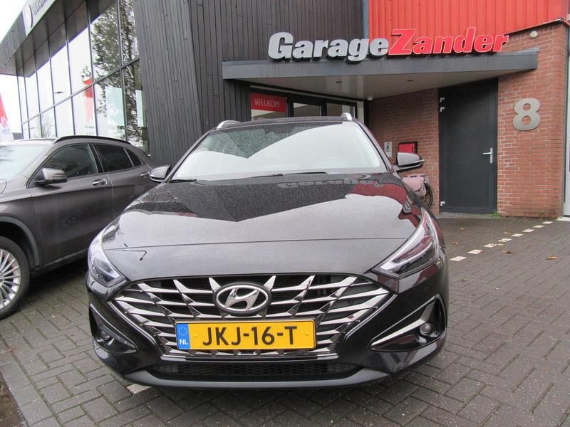 Occasion Hyundai i30 Comfort 120 PK (88 kW) 2023 Zwart Stationwagen