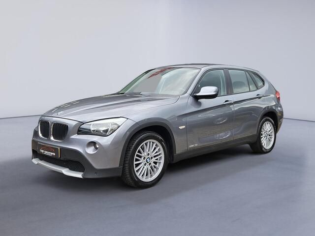 Grijs Gebruikt 2011 BMW X1 Exclusive SUV | € 9.950 (Eerlijke prijs) - Afbeelding 1/4