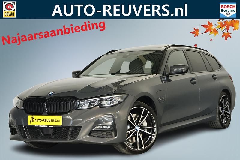 Grijs Gebruikt 2022 BMW 330e M Sport Stationwagen | € 30.900 (Super prijs) - Afbeelding 1/4
