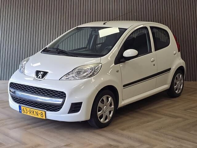 Wit Gebruikt 2011 Peugeot 107 Hatchback | € 3.995 (Eerlijke prijs) - Afbeelding 1/4